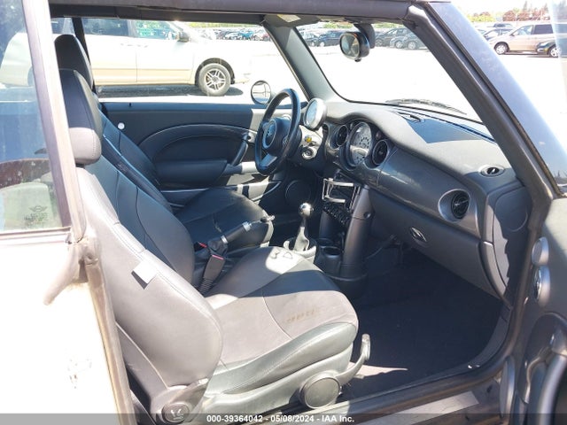 2006 MINI COOPER S WMWRH33536TF86273 Photo 4