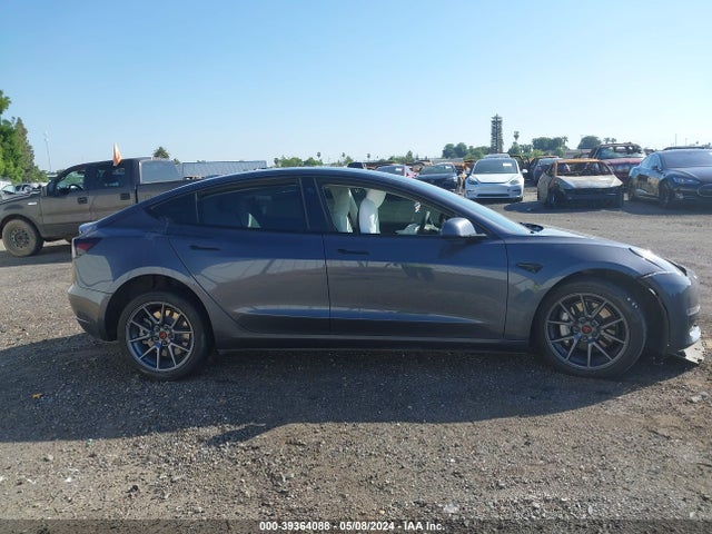 Tesla Model 3 Long Range Dual Motor All-wheel Drive 2022 5YJ3E1EB8NF255101 Image 13