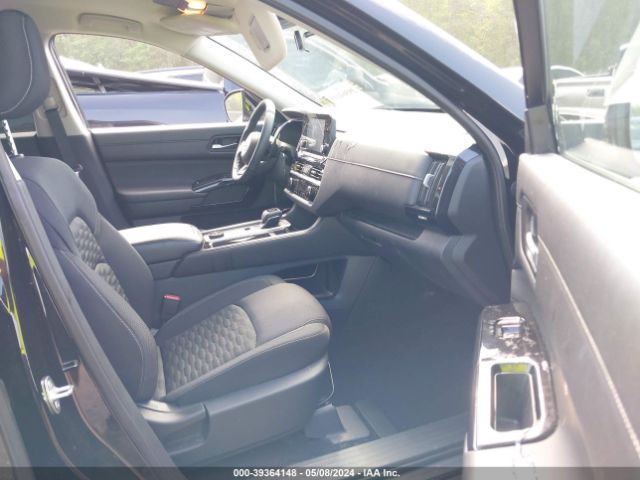 5N1DR3BC3NC217110 Nissan Pathfinder Sv 4wd