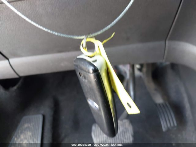 1FMCU0JD1HUC77968 Ford Escape Titanium