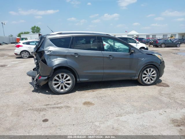 1FMCU0JD1HUC77968 Ford Escape Titanium