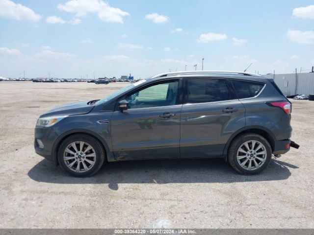 1FMCU0JD1HUC77968 Ford Escape Titanium