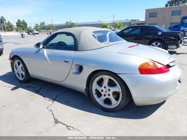 2002 PORSCHE BOXSTER WP0CB29882U663954 Photo 2