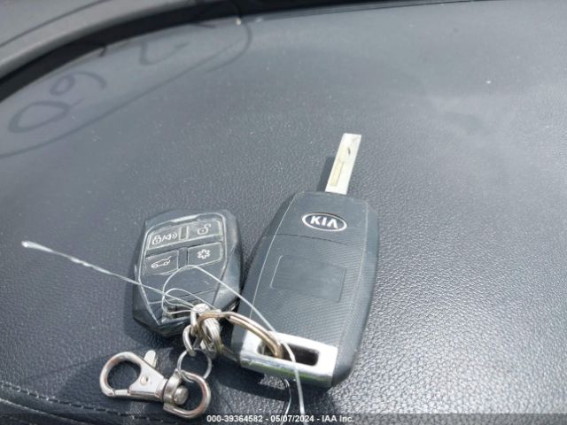 5XYPGDA57HG292716 KIA Sorento 3.3l Lx