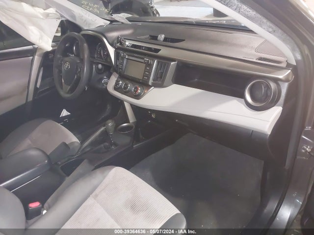 Toyota RAV4 LE 2015 JTMBFREV0FD160848 Image 5