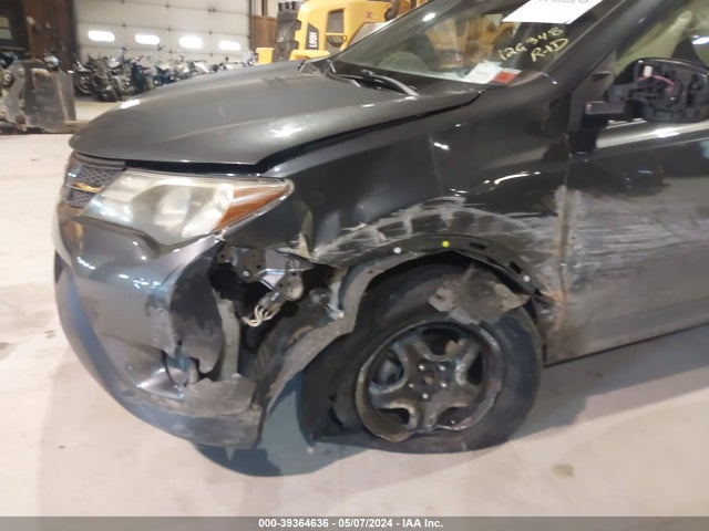 Toyota RAV4 LE 2015 JTMBFREV0FD160848 Image 6