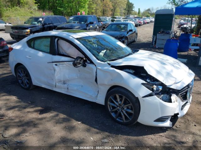 3MZBN1V37JM252181 Mazda Mazda3 Touring