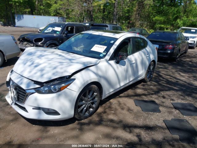 3MZBN1V37JM252181 Mazda Mazda3 Touring