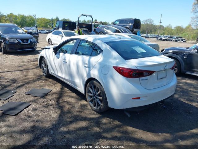 3MZBN1V37JM252181 Mazda Mazda3 Touring