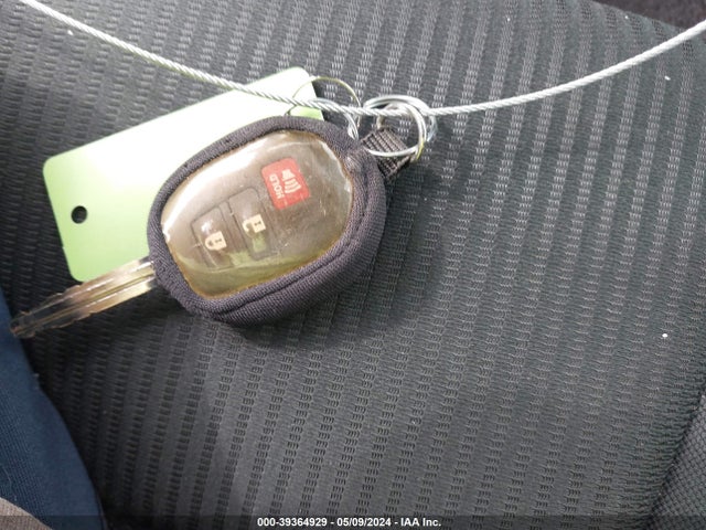 Toyota RAV4 LE 2018 JTMZFREV6JD109832 Image 11