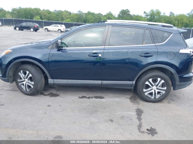 Toyota RAV4 LE 2018 JTMZFREV6JD109832 Image 14