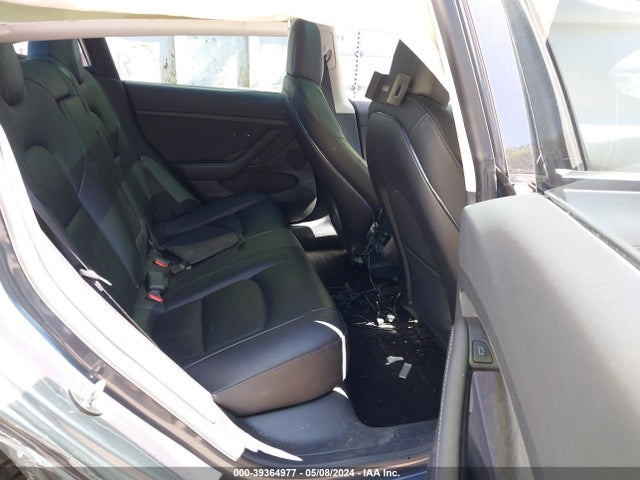 Tesla Model 3 Rear-wheel Drive 2022 5YJ3E1EA5NF104689 Image 8