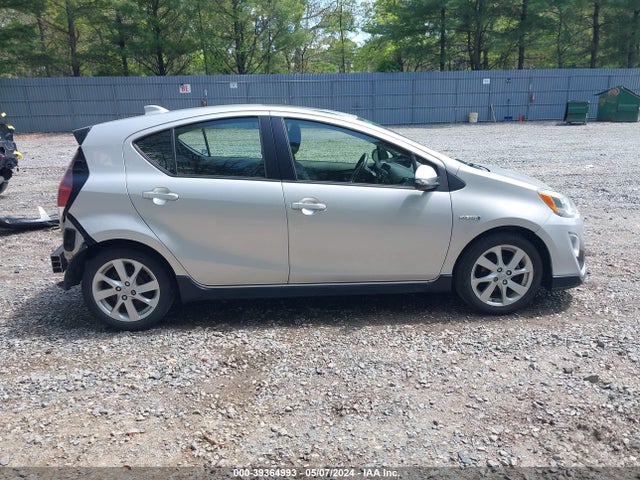 Toyota Prius C Four 2017 JTDKDTB39H1593370 Image 13