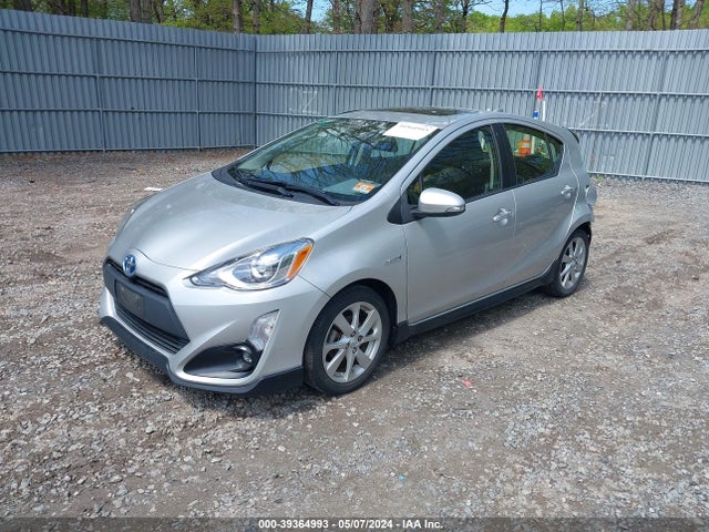 Toyota Prius C Four 2017 JTDKDTB39H1593370 Image 2
