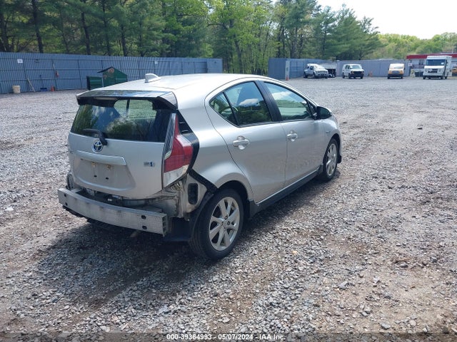 Toyota Prius C Four 2017 JTDKDTB39H1593370 Image 4