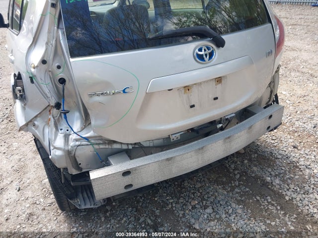 Toyota Prius C Four 2017 JTDKDTB39H1593370 Image 6