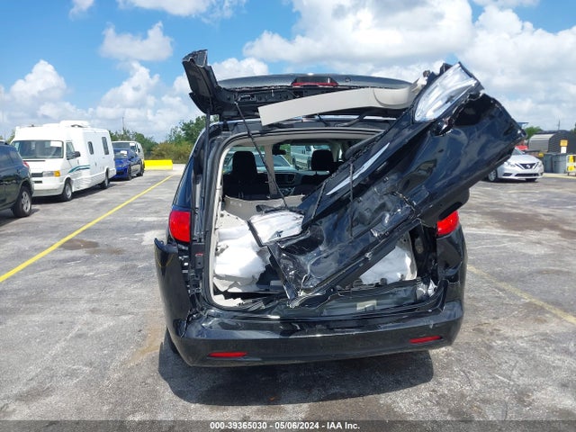 2C4RC1CG7NR227034 Chrysler Voyager Lx
