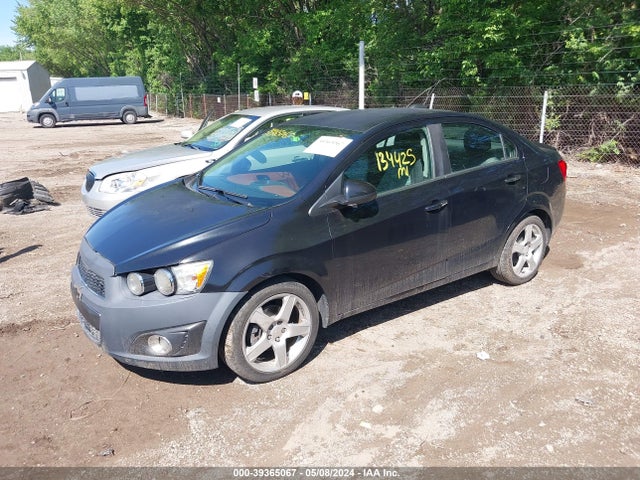 Chevrolet Sonic Ltz Auto 2015 1G1JE5SB9F4110721 Image 2