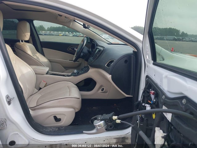 Chrysler 200 C 2015 1C3CCCEG6FN514625 Image 5
