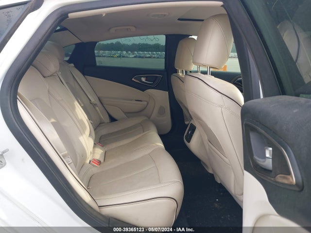 Chrysler 200 C 2015 1C3CCCEG6FN514625 Image 8