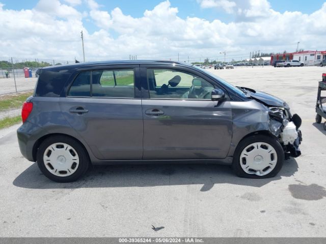 JTKKUPB43E1041299 Scion XD