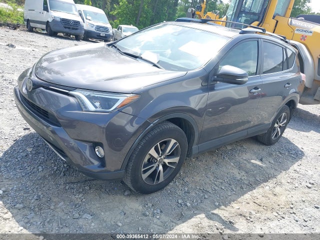 Toyota Rav4 Xle 2017 JTMWFREVXHJ130858 Image 2