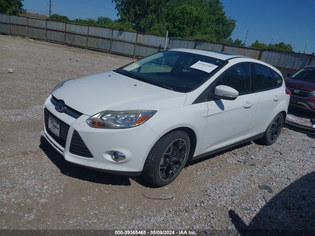Ford FOCUS SE 2014 1FADP3K2XEL194237 Image 2
