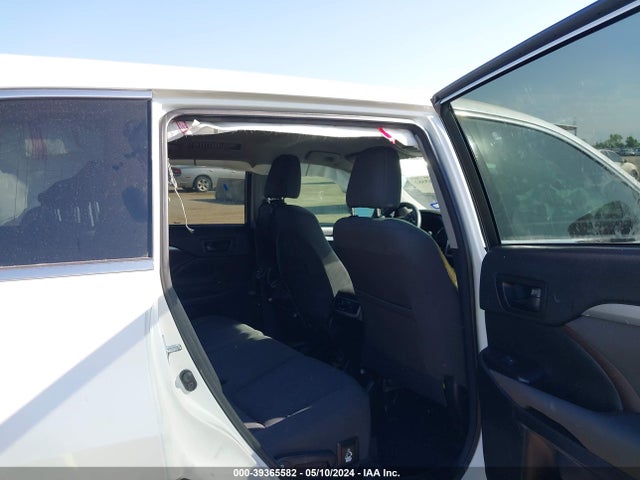 Toyota Highlander Le 2016 5TDZARFH5GS020709 Image 8