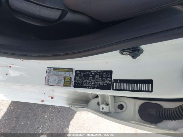 3KPFK4A7XJE244819 KIA FORTE LX