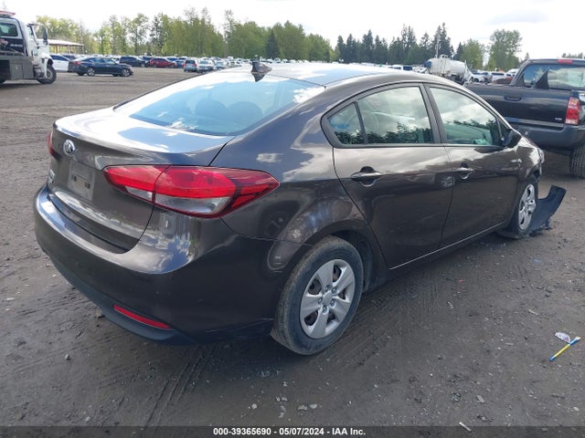 KIA FORTE LX 2017 3KPFK4A75HE152723 Image 4