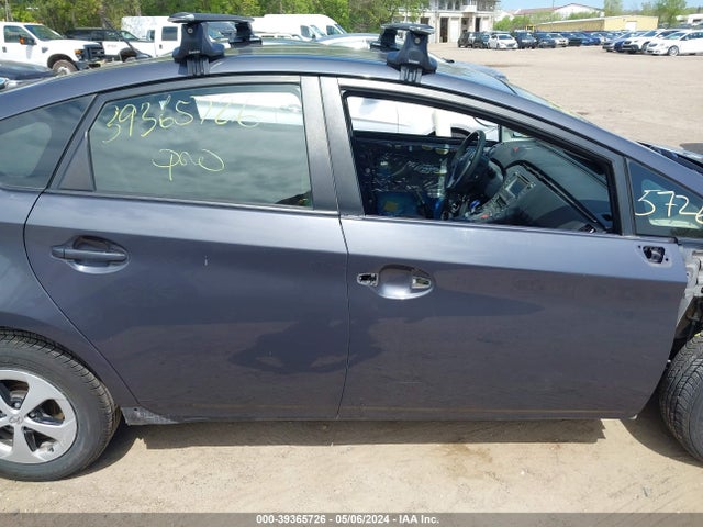 Toyota Prius Two 2015 JTDKN3DU7F1992956 Image 13