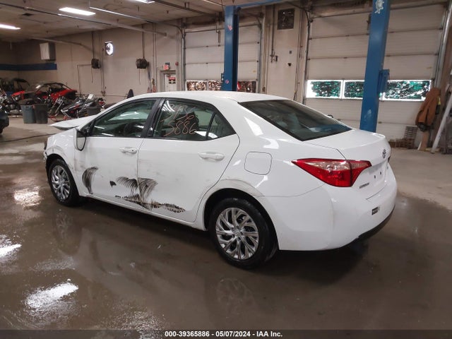 Toyota COROLLA LE 2019 2T1BURHE2KC224039 Image 3