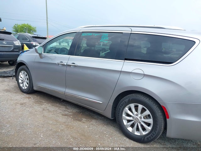 Chrysler Pacifica Touring L Plus 2018 2C4RC1EG8JR291817 Image 15