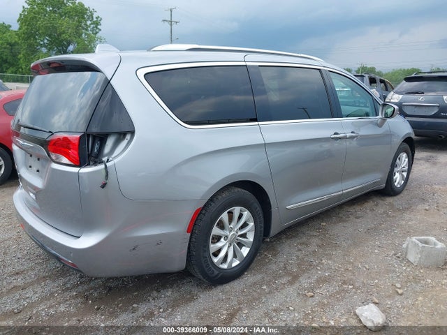 2C4RC1EG8JR291817 Chrysler Pacifica Touring L Plus
