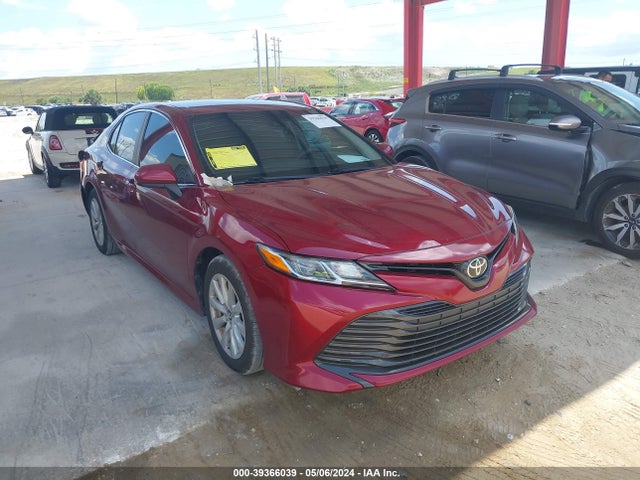 Toyota CAMRY LE 2018 4T1B11HK4JU644740 zdjęcie główne