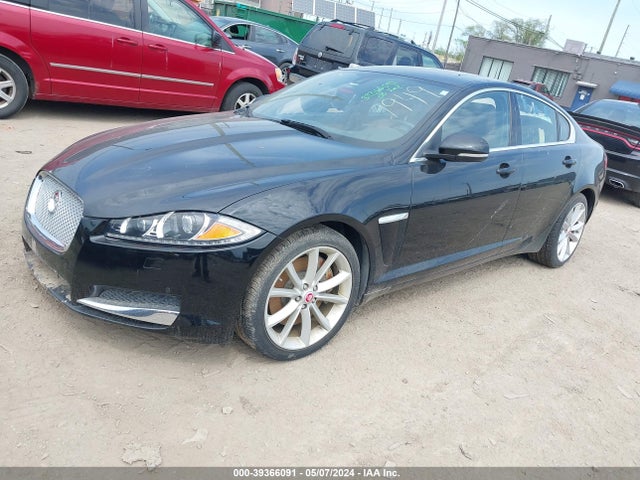 2015 JAGUAR XF SAJWA0F77F8U51949 Photo 1