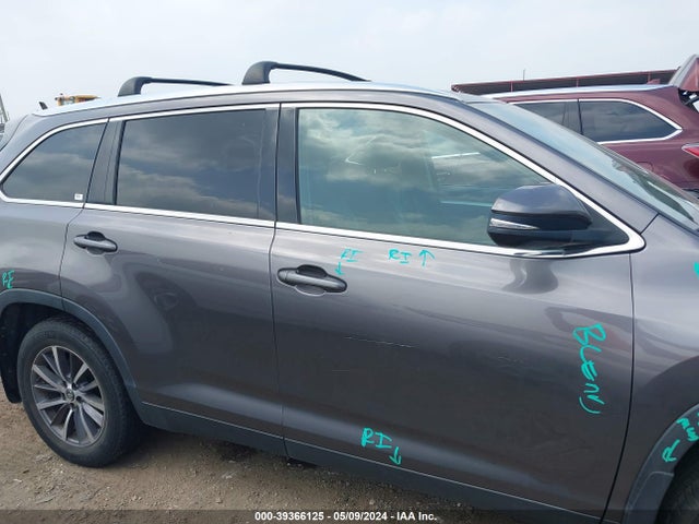 Toyota Highlander Xle 2019 5TDJZRFH9KS569957 Image 13
