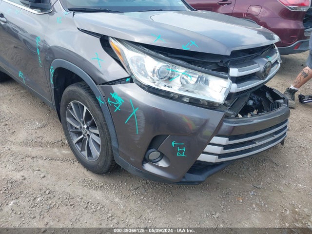 Toyota Highlander Xle 2019 5TDJZRFH9KS569957 Image 18
