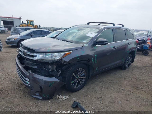 Toyota Highlander Xle 2019 5TDJZRFH9KS569957 Image 2