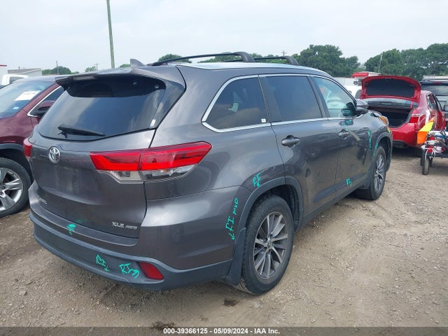 Toyota Highlander Xle 2019 5TDJZRFH9KS569957 Image 4