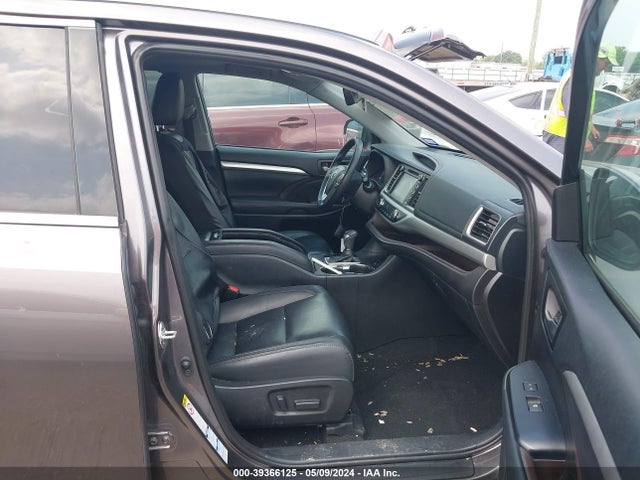 Toyota Highlander Xle 2019 5TDJZRFH9KS569957 Image 5