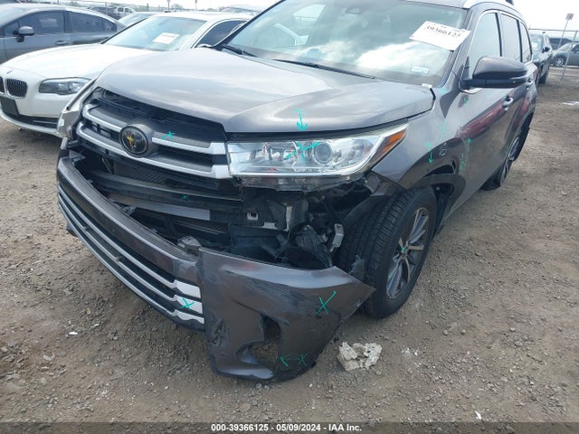 Toyota Highlander Xle 2019 5TDJZRFH9KS569957 Image 6