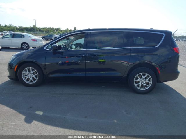 2C4RC1CG2NR223604 Chrysler Voyager Lx