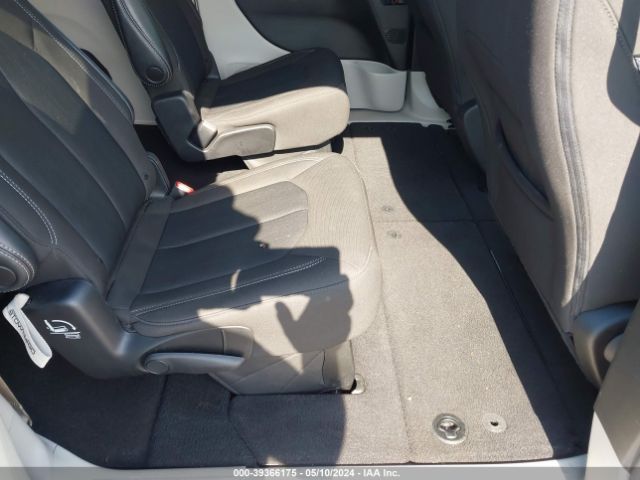 2C4RC1CG2NR223604 Chrysler Voyager Lx