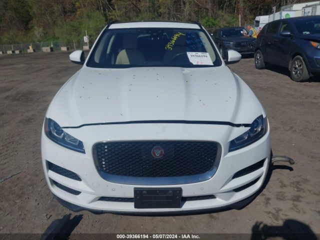 SADCJ2FX2KA364657 Jaguar F-pace 25t Premium