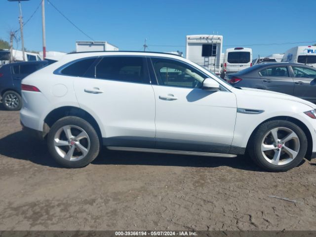 SADCJ2FX2KA364657 Jaguar F-pace 25t Premium