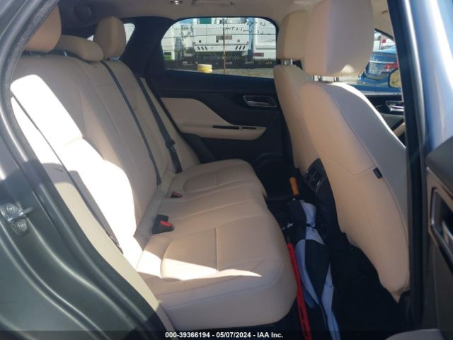 SADCJ2FX2KA364657 Jaguar F-pace 25t Premium