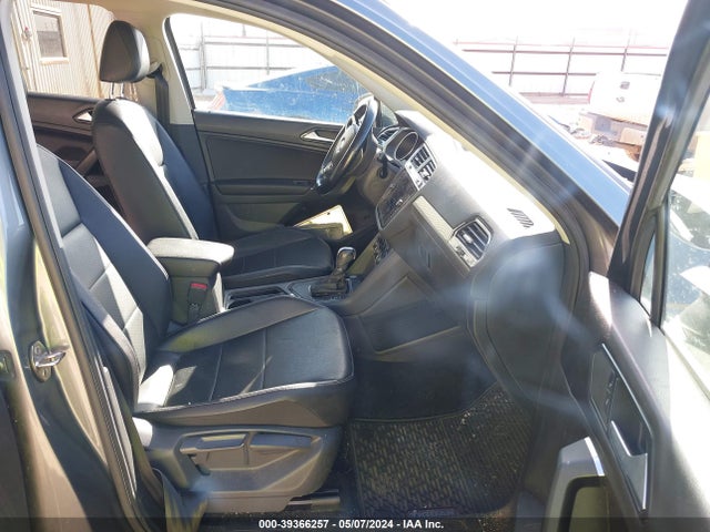3VV3B7AX6JM016473 Volkswagen Tiguan 2.0t Se/2.0t Sel