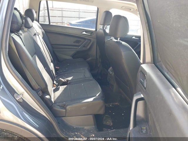 3VV3B7AX6JM016473 Volkswagen Tiguan 2.0t Se/2.0t Sel
