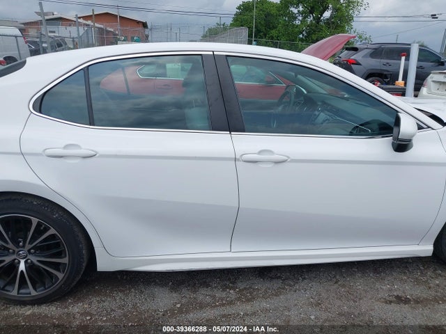 Toyota CAMRY SE 2018 4T1B11HK3JU500290 Image 14